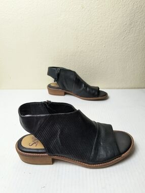 Sofft 7.5M Black Open-Toe Leather Mule Sandals